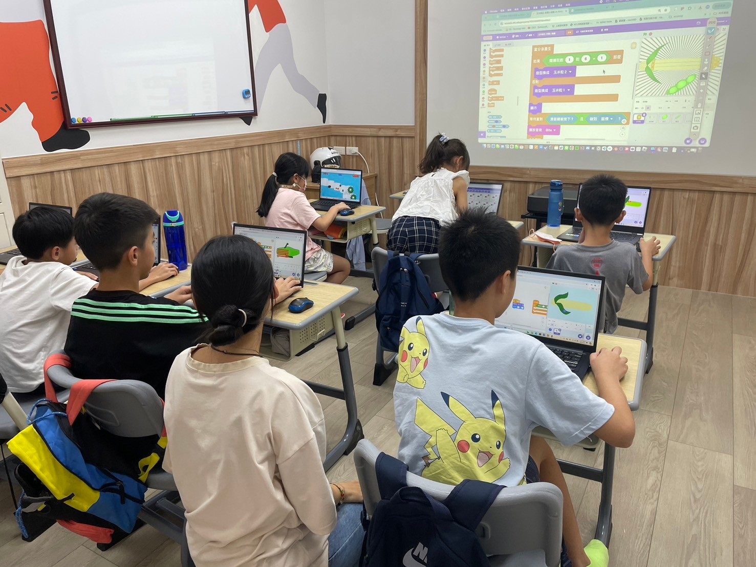 孩子們學習 Scratch 程式設計